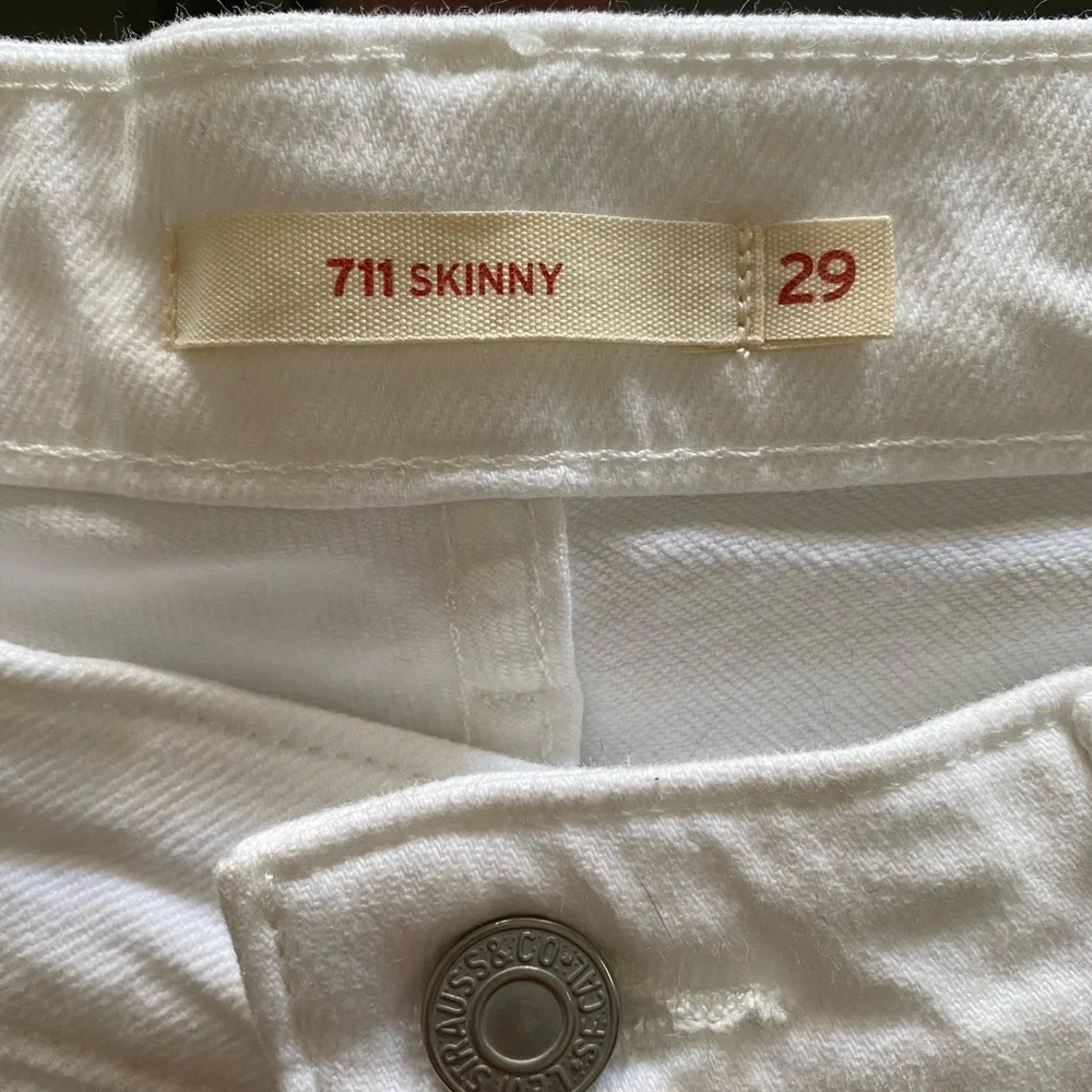 NWT Levi’s White Skinny Cropped Jeans. Size 29/8 - Picture 6 of 10